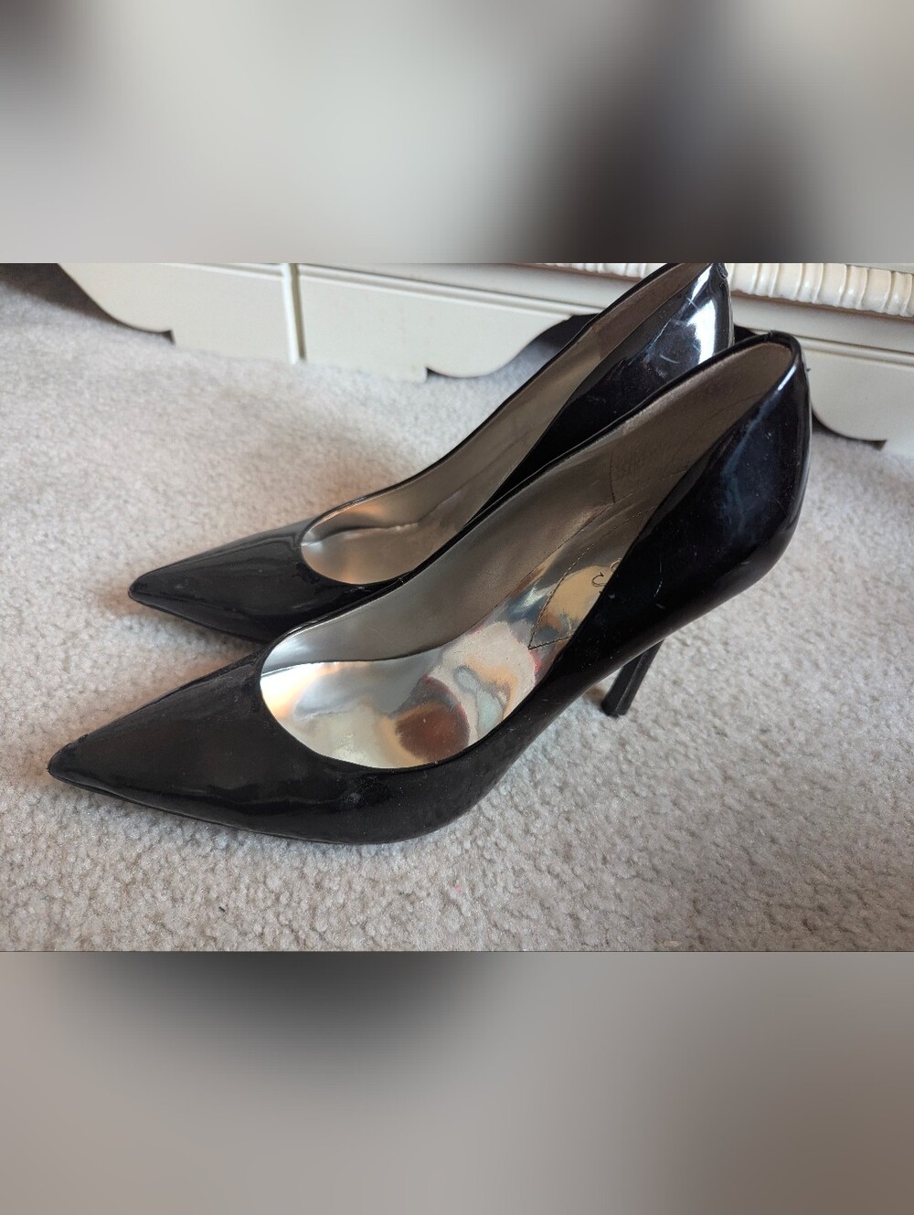 Guess by Marciano black patent leather pointed-toe pumps (8.5 M)
